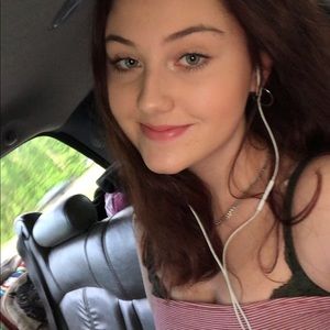 Meet your Posher, Alyssa